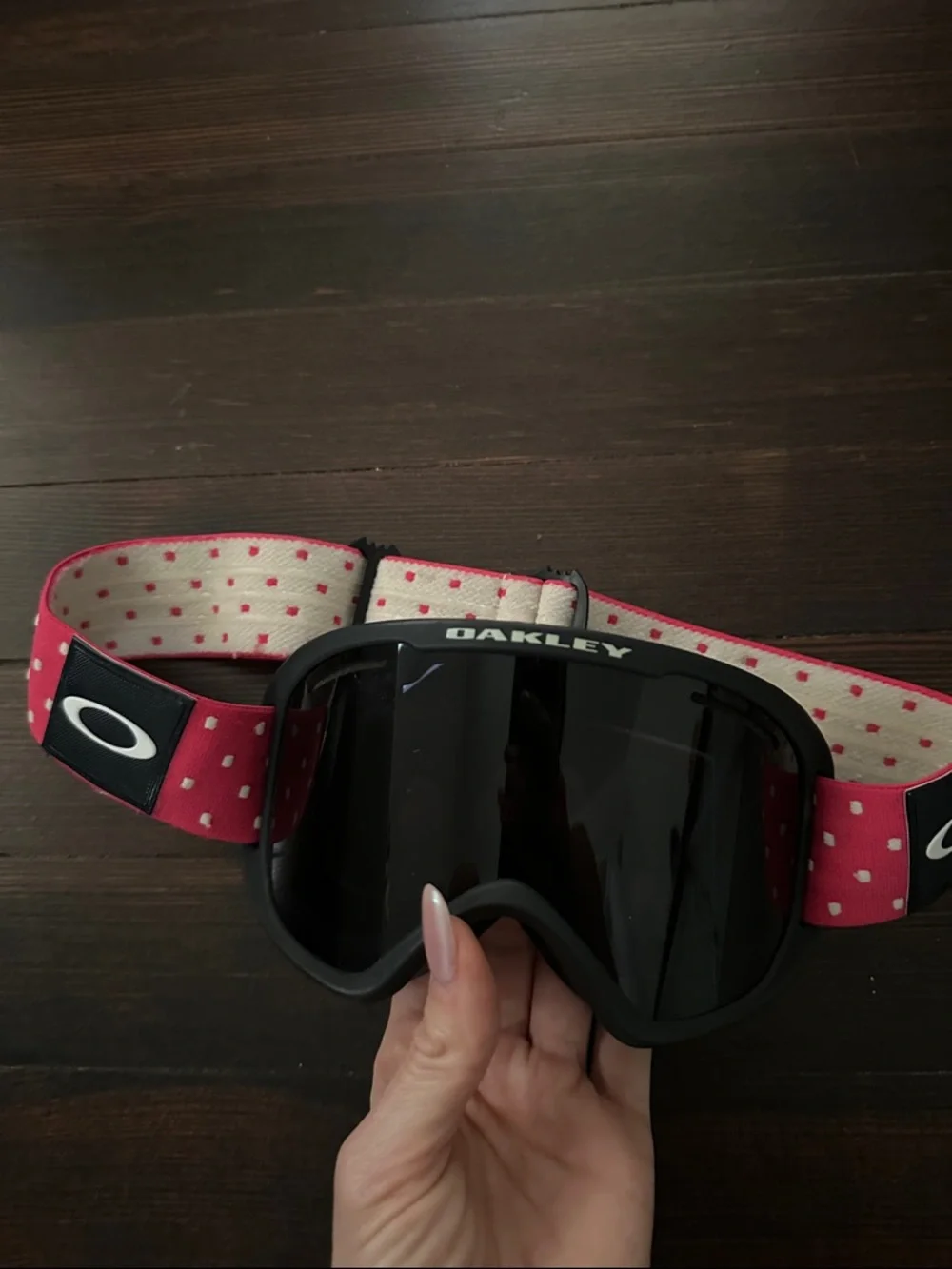 Oakley Black Lens Snow Goggles with Pink Polka Dot Strap